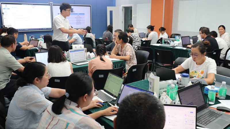 女生适合报考的成人高考热门专业盘点